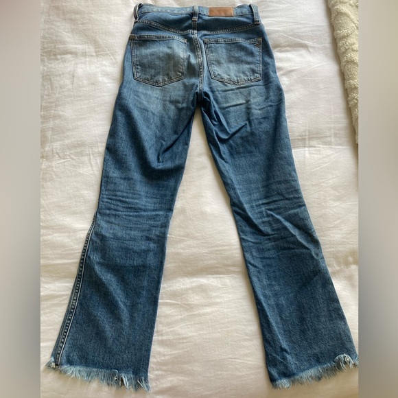 Madewell Cali-Demi boot jeans with frayed hem - Picture 2 of 8